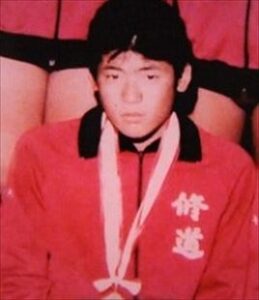 吉川晃司の若い頃画像まとめ15選 デビュー当時のイケメン写真も Coco Point