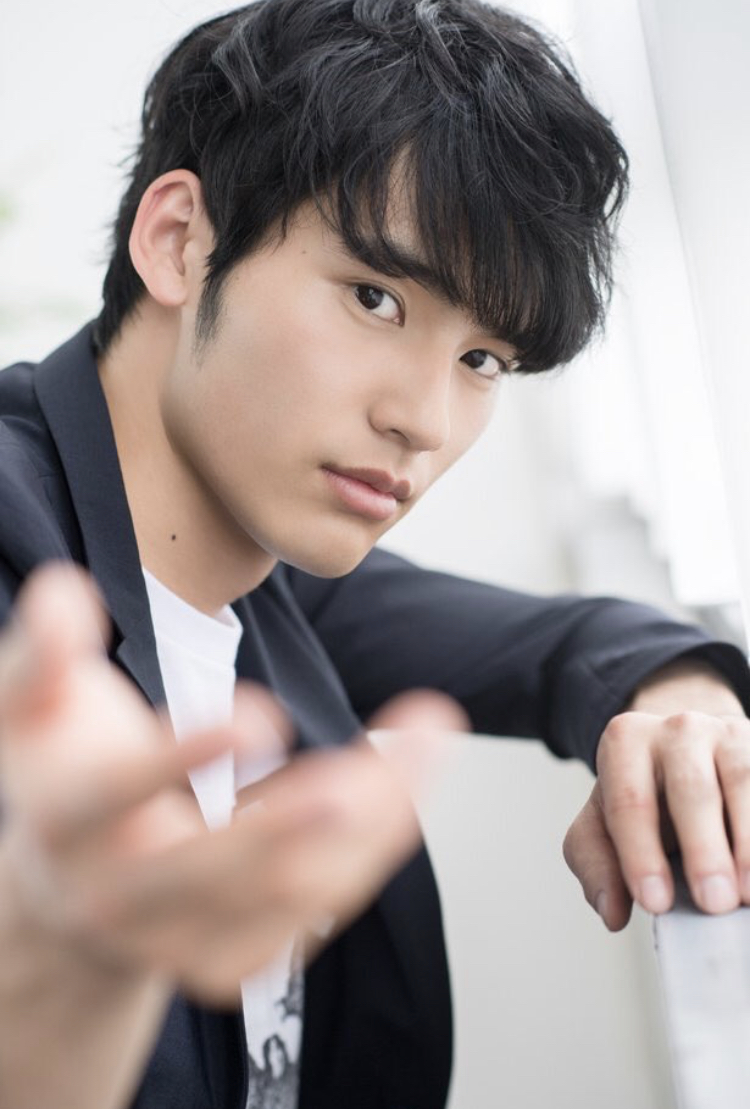 岡田健史 画像10選 鷲鼻が最高 横顔イケメンでセクシーすぎる News Web 岡田健史 画像10選 鷲鼻が最高 横顔イケメンでセクシーすぎる News Web