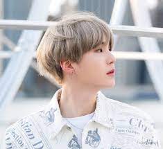 Btsシュガ家族構成 父親は会社の理事 兄はカフェ経営者で仲良しエピソードや顔画像も Coco Point